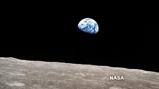月面からみた地球（撮影：アポロ8号）